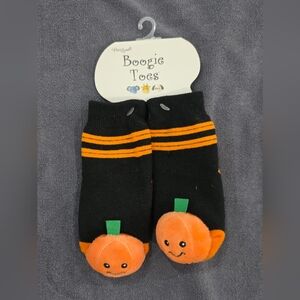 NWT Boogie Toes Pumpkin Rattle Socks